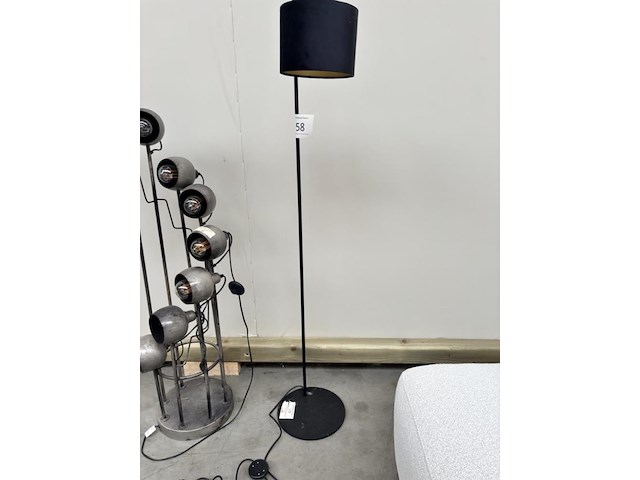 Staande lamp - afbeelding 1 van  4