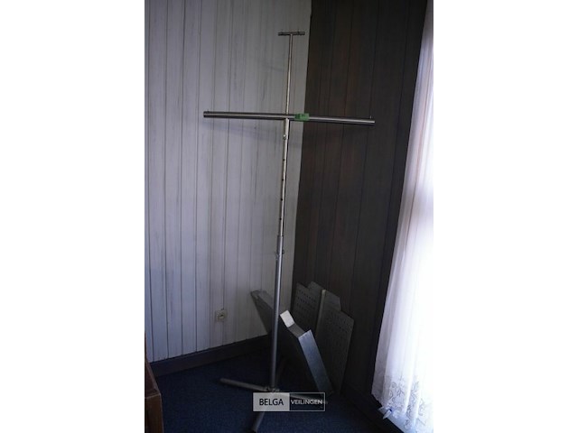 Staander voor scherm en 2 platen - afbeelding 1 van  3