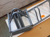 Staanders - afbeelding 1 van  3