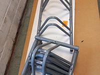 Staanders - afbeelding 2 van  3