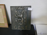 Stadschild in gietijzer van gent - afbeelding 1 van  1