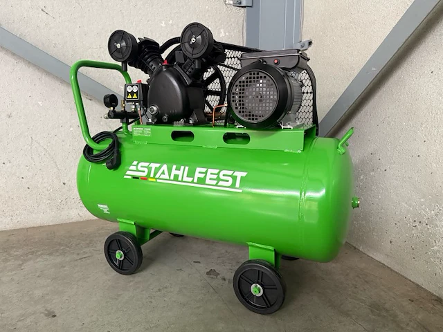 Stahlfest 100 liter v-twin zuigercompressor - afbeelding 10 van  14
