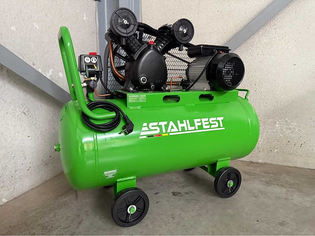 Stahlfest 100 liter v-twin zuigercompressor - afbeelding 1 van  14
