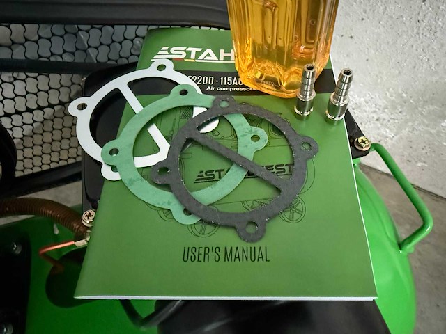 Stahlfest 100 liter v-twin zuigercompressor - afbeelding 5 van  14