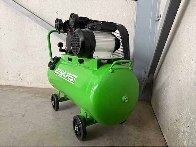 Stahlfest 100 liter v-twin zuigercompressor - afbeelding 10 van  14