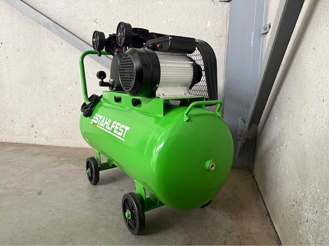 Stahlfest 100 liter v-twin zuigercompressor - afbeelding 10 van  14