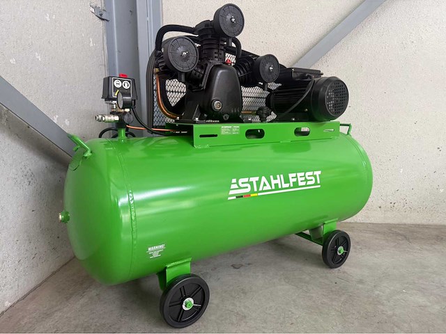 Stahlfest 200 liter 3-cilinder zuigercompressor - afbeelding 1 van  8