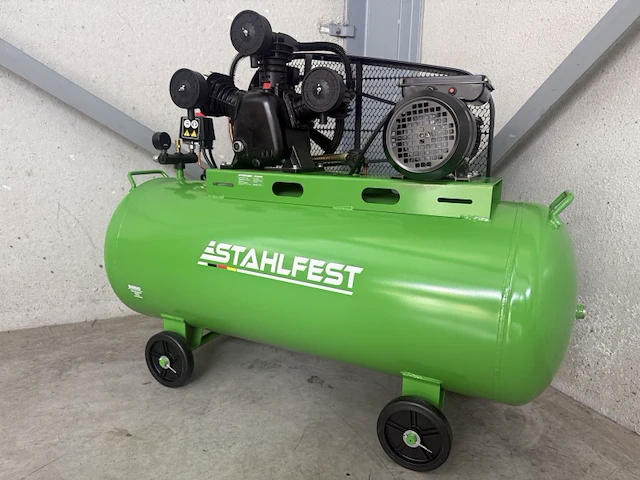 Stahlfest 200 liter 3-cilinder zuigercompressor - afbeelding 2 van  8