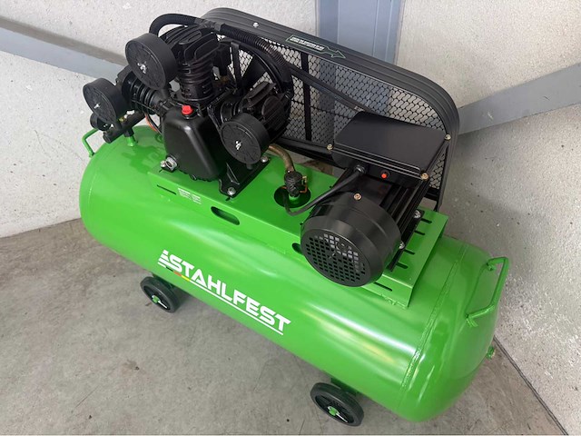 Stahlfest 200 liter 3-cilinder zuigercompressor - afbeelding 2 van  5