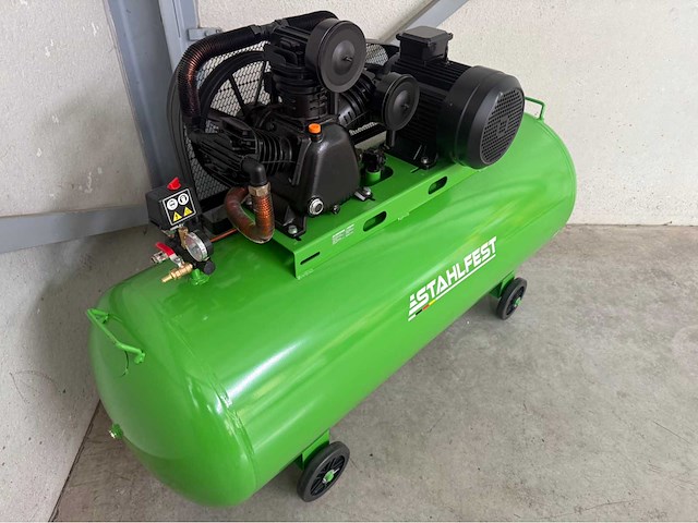 Stahlfest 500 liter 3-cilinder zuigercompressor - afbeelding 4 van  8