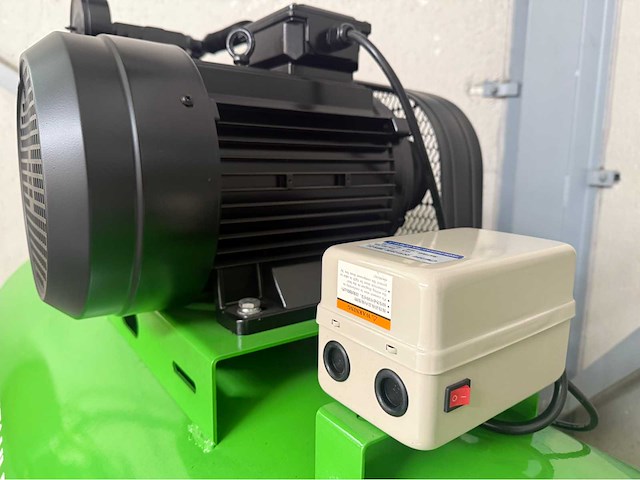 Stahlfest 500 liter 3-cilinder zuigercompressor - afbeelding 8 van  8