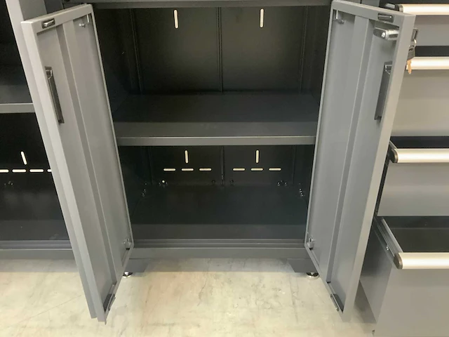 Stahlgruppe gc-01 werkbank met kasten en opbergruimte - afbeelding 2 van  17