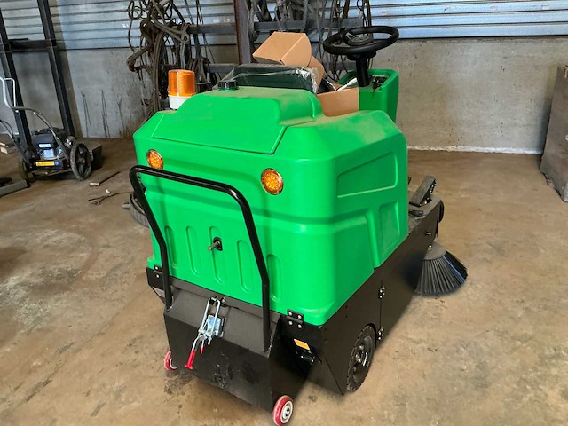 Stahlwerk sw1250 zelfrijdende veegmachine - afbeelding 3 van  8