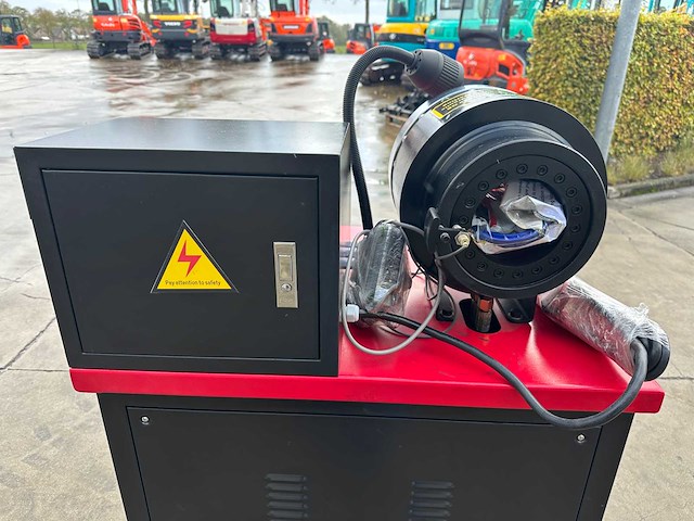 Stahlworks - 2024 - sw- 51 - hydraulische slangenpers - afbeelding 7 van  16