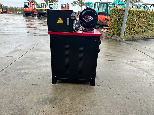 Stahlworks - 2024 - sw- 51 - hydraulische slangenpers - afbeelding 12 van  16