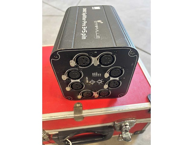 Stairville dmx splitter - afbeelding 1 van  3