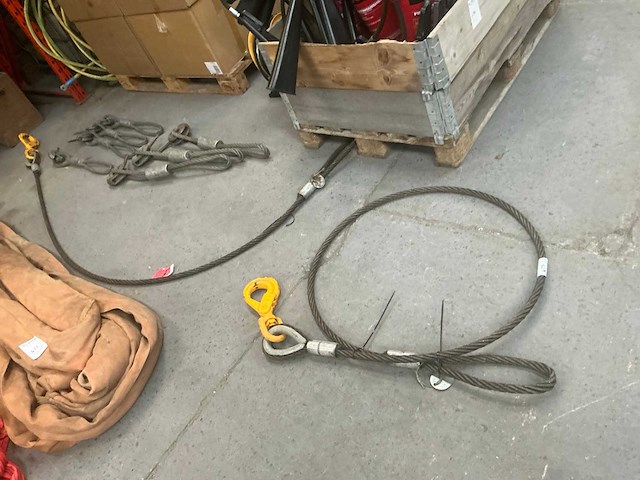 Staken hijskabels (9x) - afbeelding 1 van  7