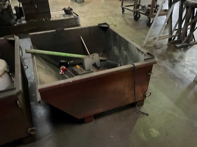 Stalen afvalcontainer (2x) - afbeelding 3 van  6