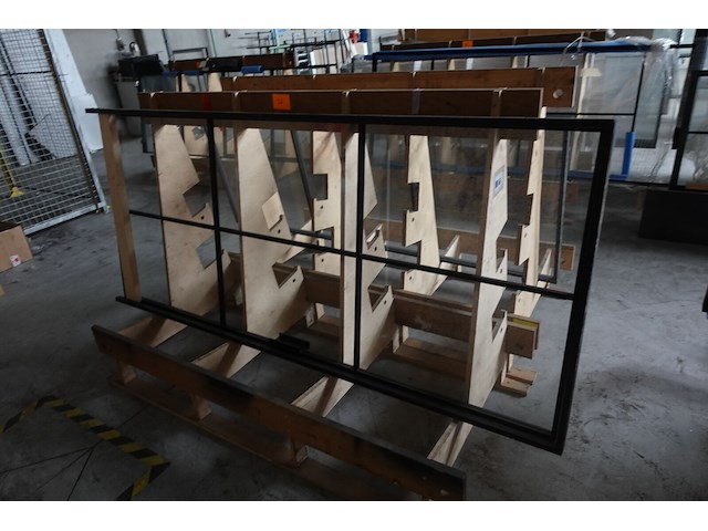 Stalen deur met glas - afbeelding 1 van  3