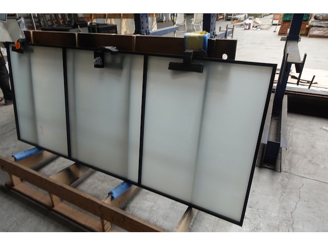 Stalen deur met melkglas - afbeelding 3 van  3