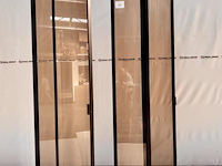 Stalen deurgeheel in hoekopstelling - afbeelding 1 van  7