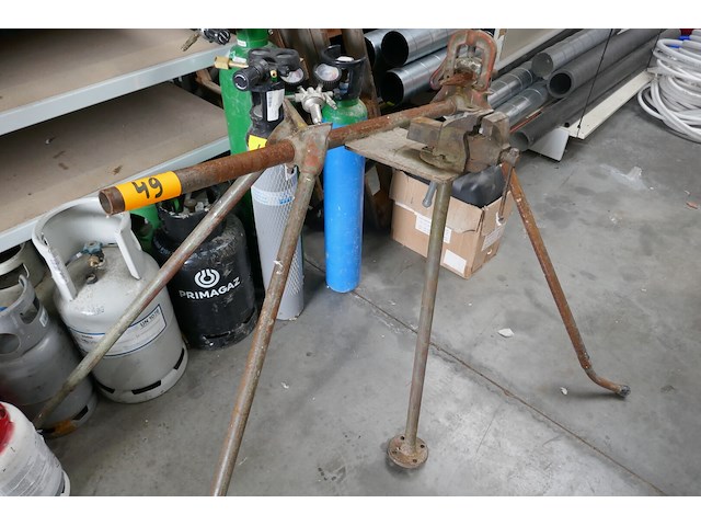 Stalen klembuis met bankschroef - afbeelding 1 van  4