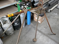 Stalen klembuis met bankschroef - afbeelding 1 van  4