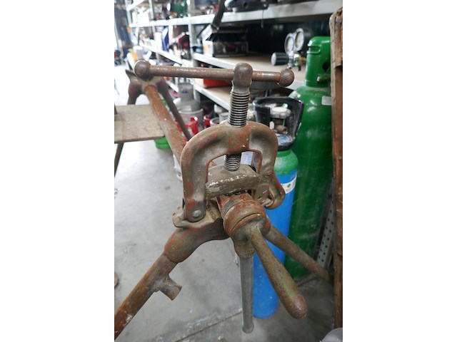 Stalen klembuis met bankschroef - afbeelding 3 van  4