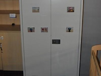 Stalen opbergkast - afbeelding 1 van  1