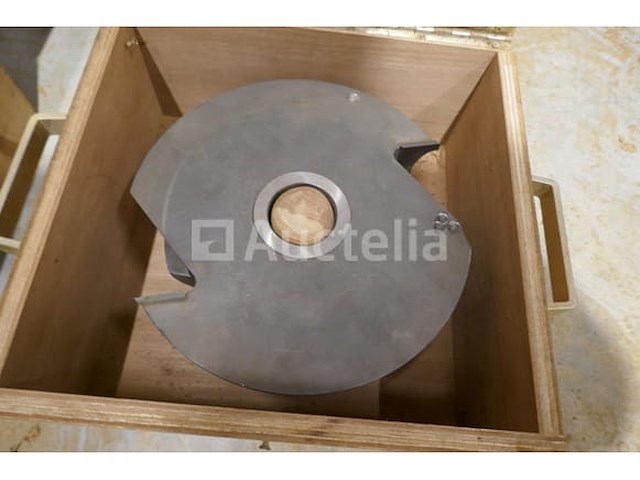 Stalen pennenbeitel in houten kist deel 2 - afbeelding 1 van  4