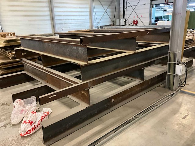 Stalen poutrellen constructie (2x) - afbeelding 4 van  8