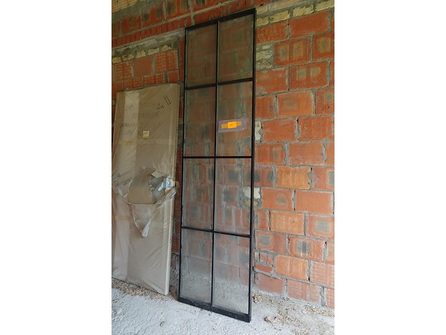 Stalen raam met glas - afbeelding 2 van  2