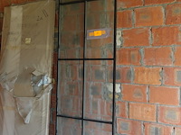 Stalen raam met glas - afbeelding 2 van  2