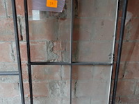 Stalen raam met glas - afbeelding 1 van  2