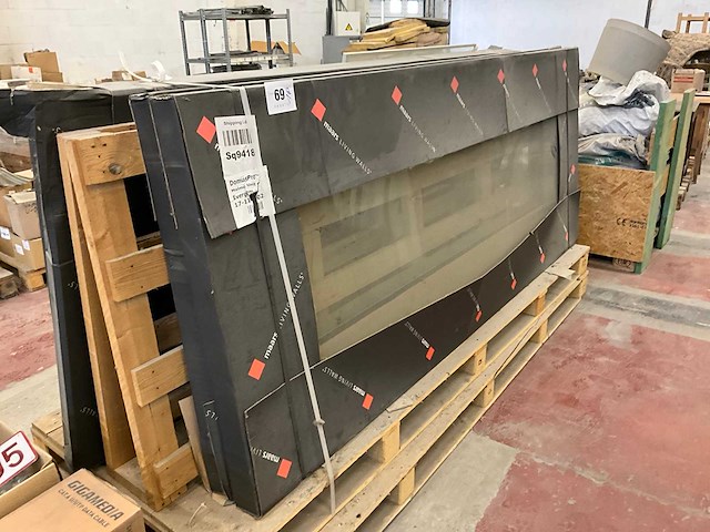 Stalen raamkozijn met dubbel glas (4x) - afbeelding 1 van  2