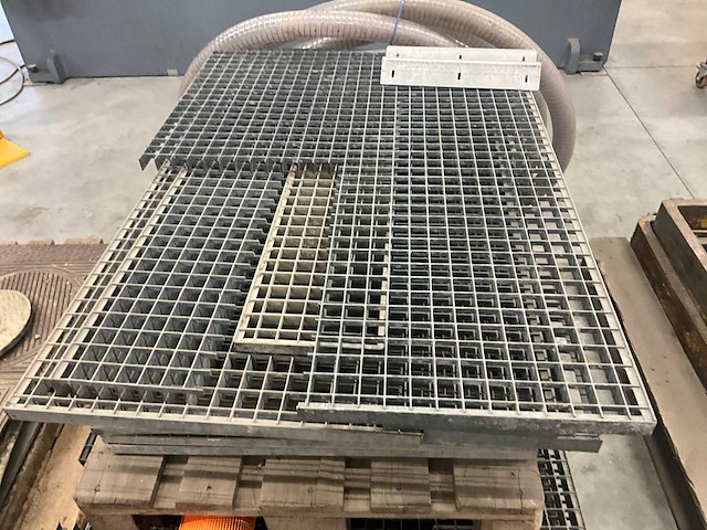 Stalen roostervloer (16x) - afbeelding 2 van  5
