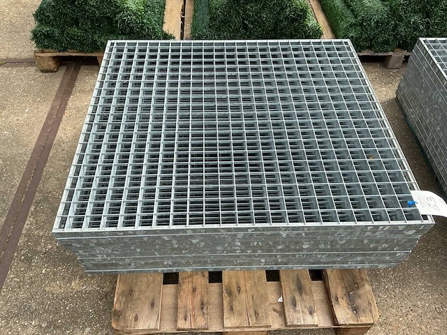 Stalen roostervloer (8x) - afbeelding 1 van  2