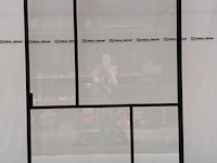 Stalen schuifdeur afgemastikeerd - afbeelding 1 van  8