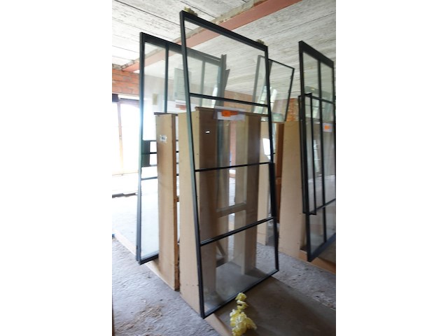 Stalen schuifdeur met glas - afbeelding 2 van  3