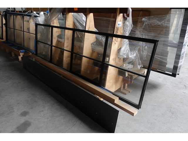Stalen schuifdeur met glas - afbeelding 2 van  2