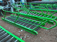 Stalen trap met bordes - afbeelding 2 van  3