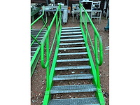 Stalen trap met bordes - afbeelding 3 van  4