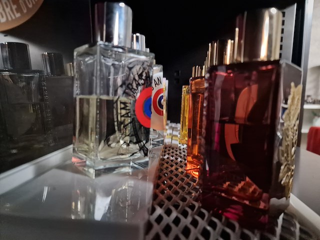 Stalen van eau de parfum - afbeelding 3 van  4