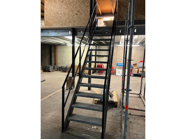 Stalen verdiepingsvloer 15x5m - afbeelding 4 van  5