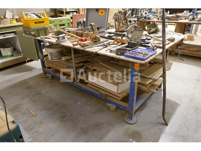 Stalen werktafel met bodemschap - afbeelding 1 van  3