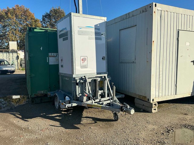 Stalico aanhangwagen met 2 licht- en cameramasten - afbeelding 2 van  10