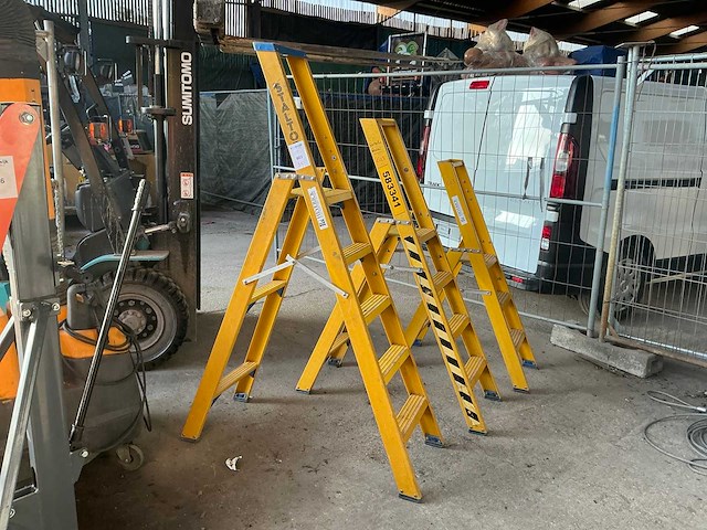 Staltor diverse polyester trapladders (3x) - afbeelding 1 van  6