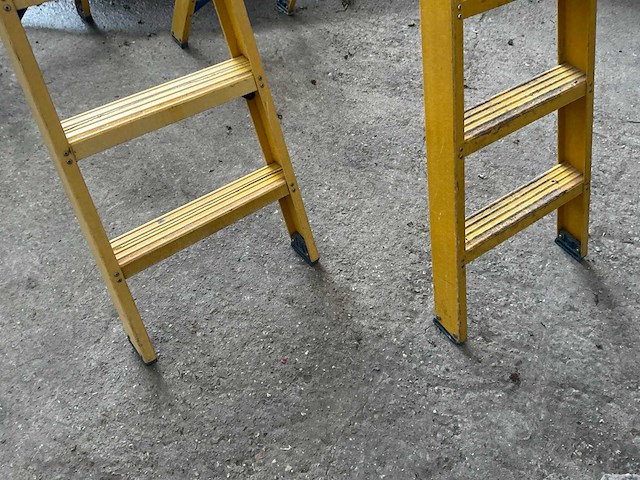 Staltor polyester trapladder (2x) - afbeelding 4 van  5