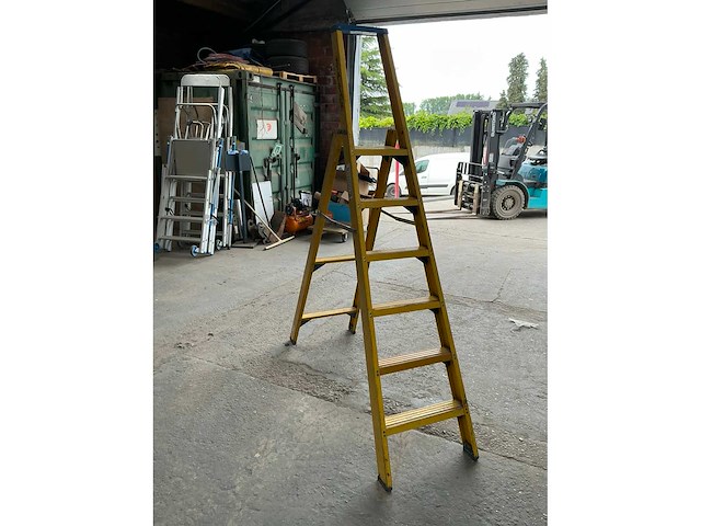 Staltor polyester trapladder - afbeelding 2 van  4
