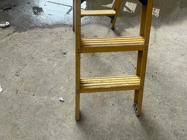 Staltor polyester trapladder - afbeelding 2 van  2